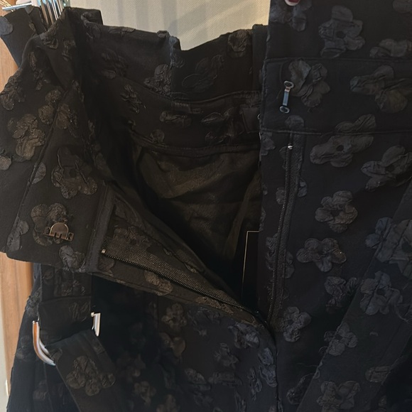 GRACIA PAPERBAG FLORAL SHORT - Picture 9 of 11